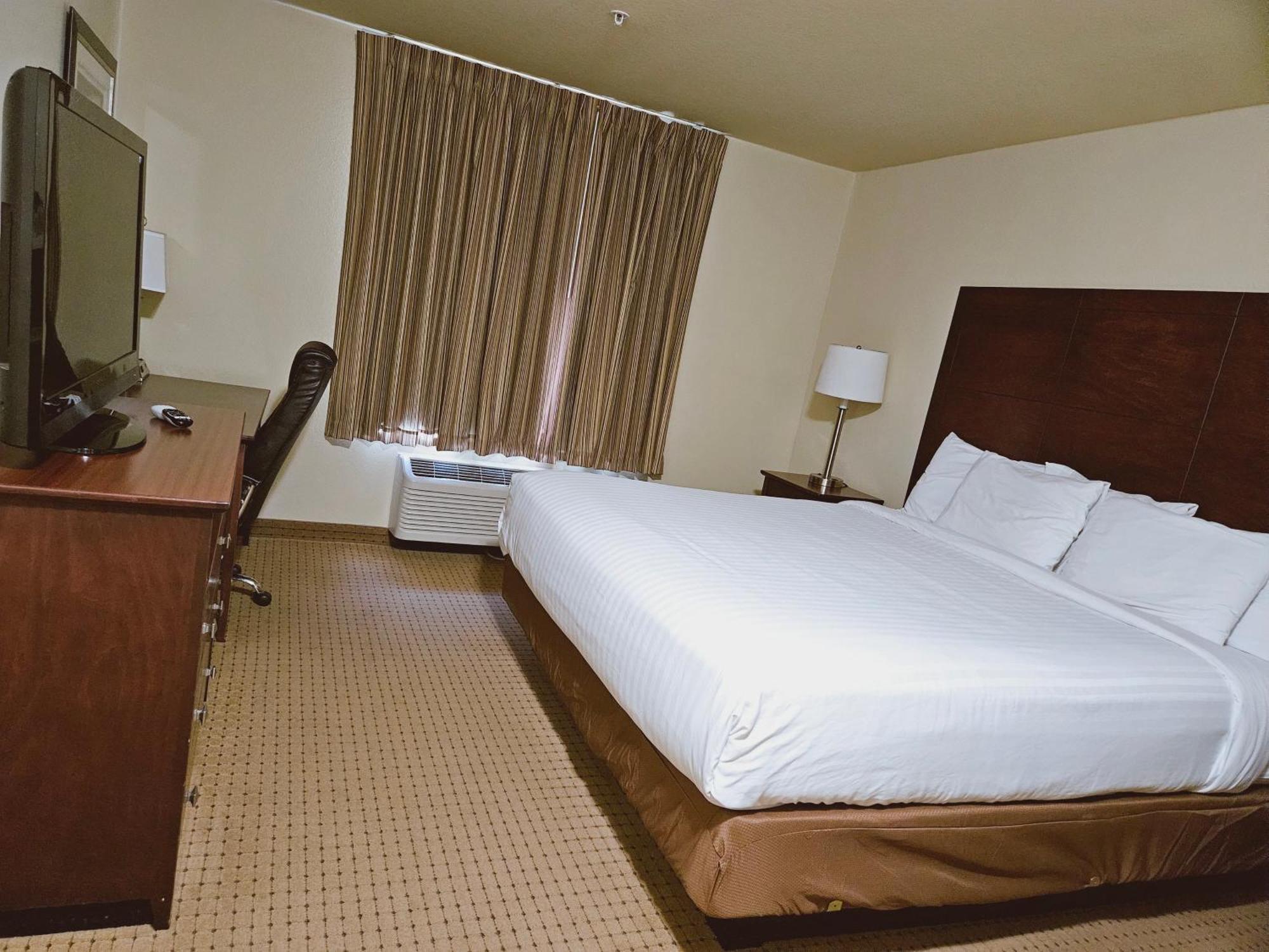 Cobblestone Inn & Suites - Bloomfield Екстер'єр фото