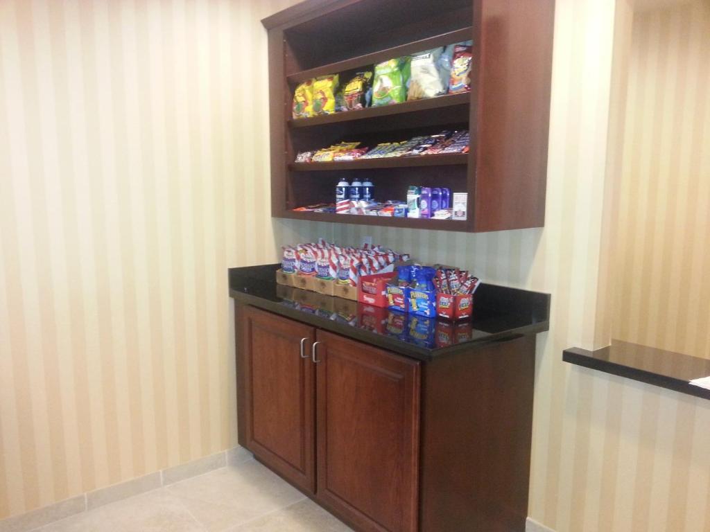 Cobblestone Inn & Suites - Bloomfield Екстер'єр фото