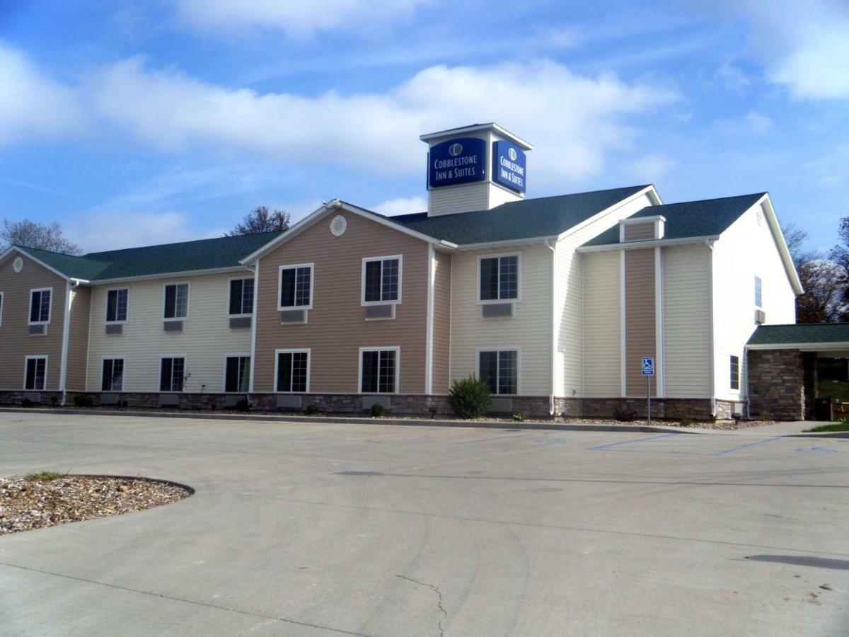 Cobblestone Inn & Suites - Bloomfield Екстер'єр фото